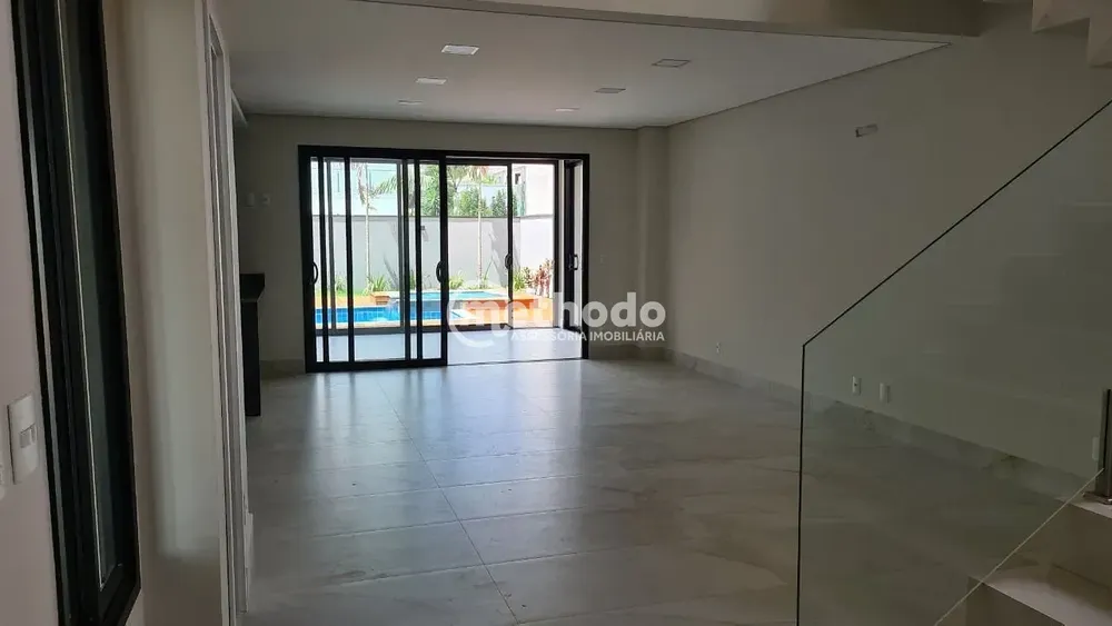 Casa, 3 quartos, 246 m² - Foto 1