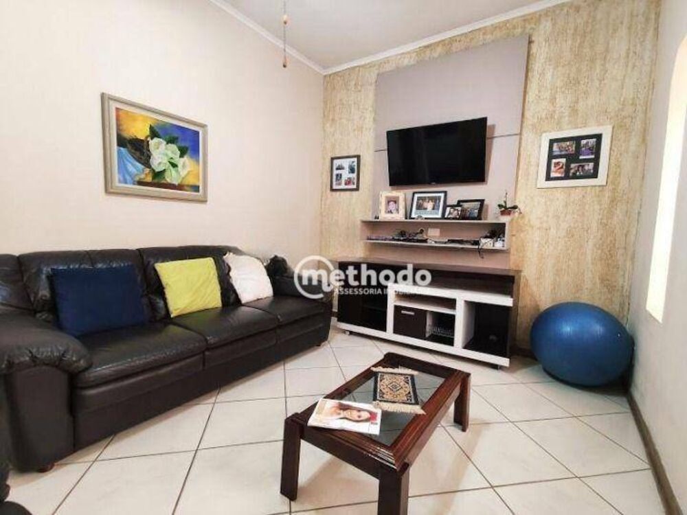 Casa à venda com 3 quartos, 200m² - Foto 2