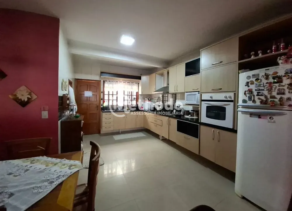 Casa, 3 quartos, 190 m² - Foto 3