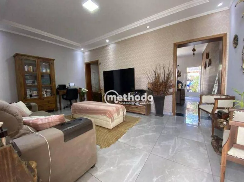 Casa à venda com 2 quartos, 111m² - Foto 2