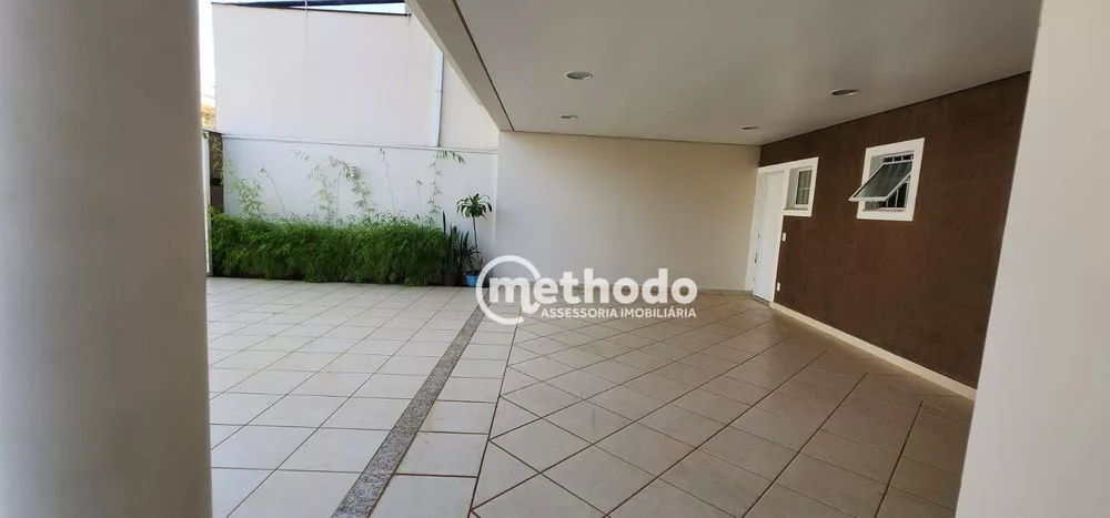 Casa à venda com 4 quartos, 330m² - Foto 2