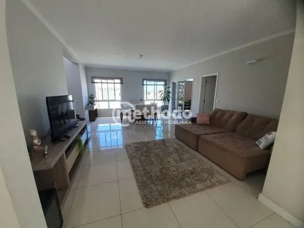 Casa, 4 quartos, 307 m² - Foto 2
