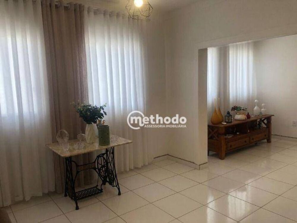 Casa à venda com 3 quartos, 168m² - Foto 1