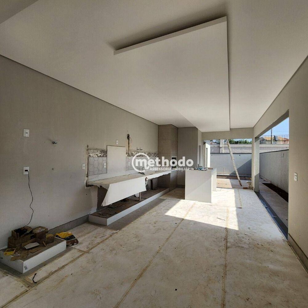 Casa de Condomínio à venda com 4 quartos, 216m² - Foto 2