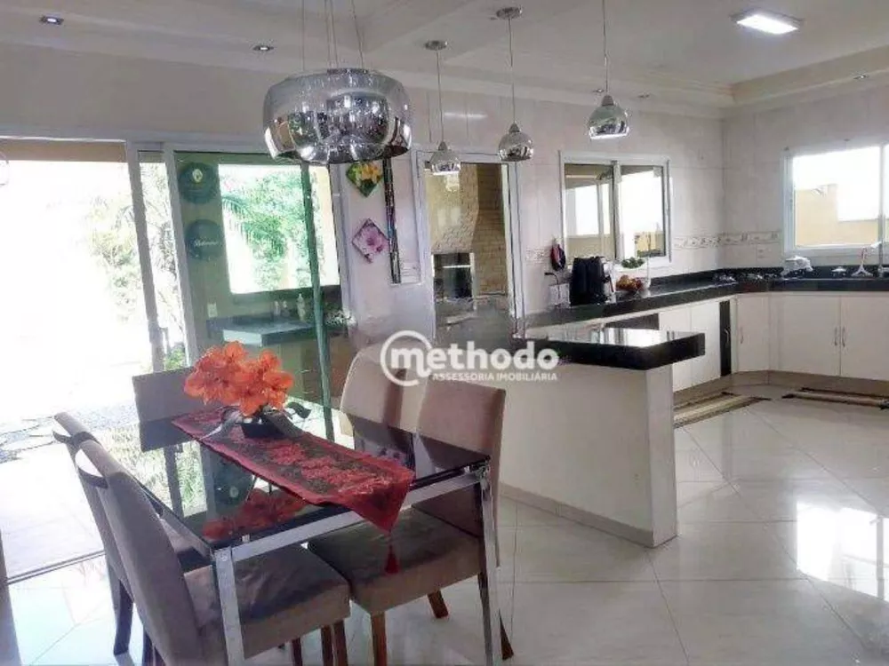 Casa de Condomínio à venda com 4 quartos, 259m² - Foto 1