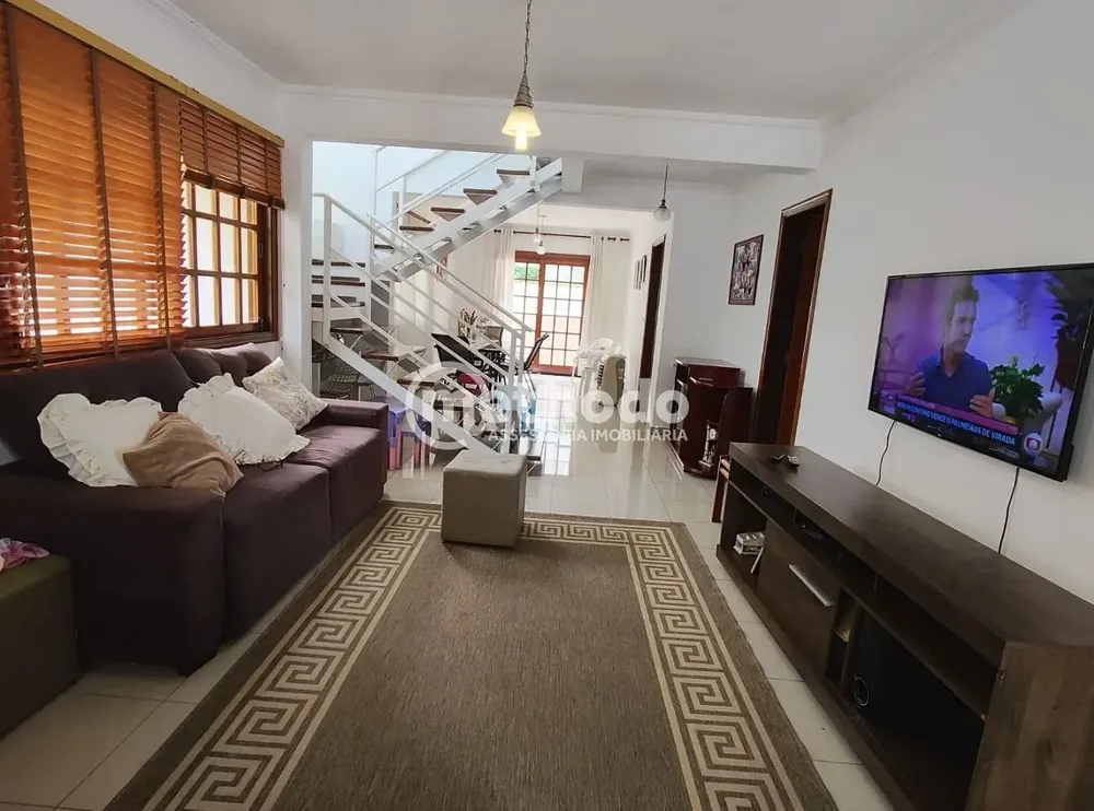 Casa, 3 quartos, 200 m² - Foto 1