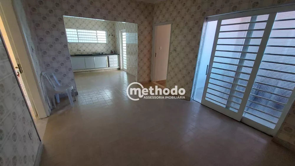 Casa à venda com 4 quartos, 200m² - Foto 2