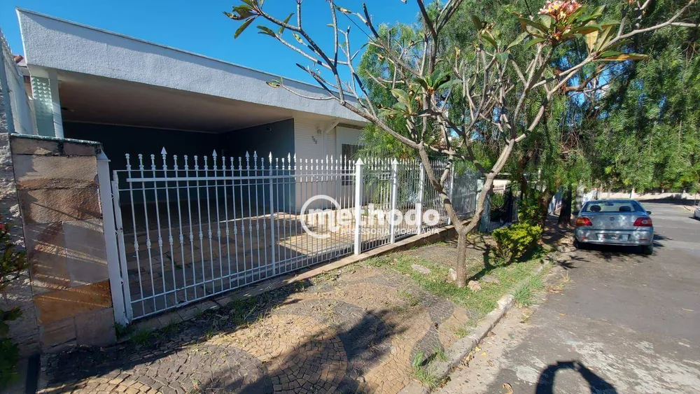 Casa à venda com 4 quartos, 200m² - Foto 1