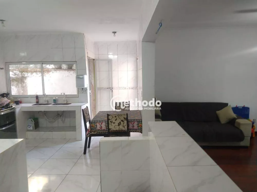 Casa à venda com 3 quartos, 183m² - Foto 1