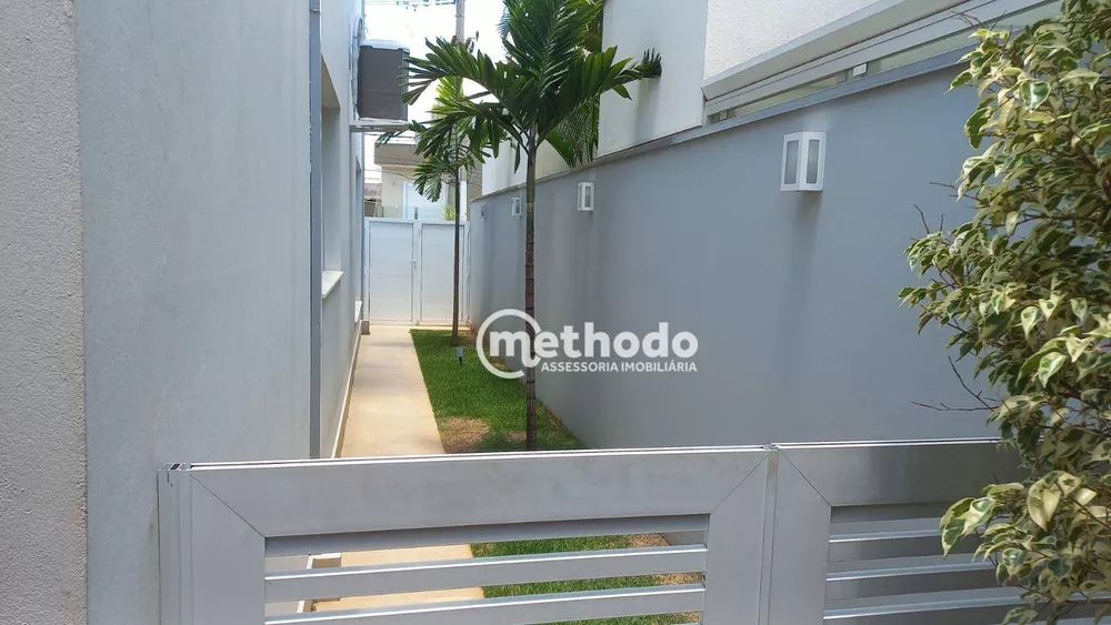 Casa de Condomínio à venda com 3 quartos, 240m² - Foto 3