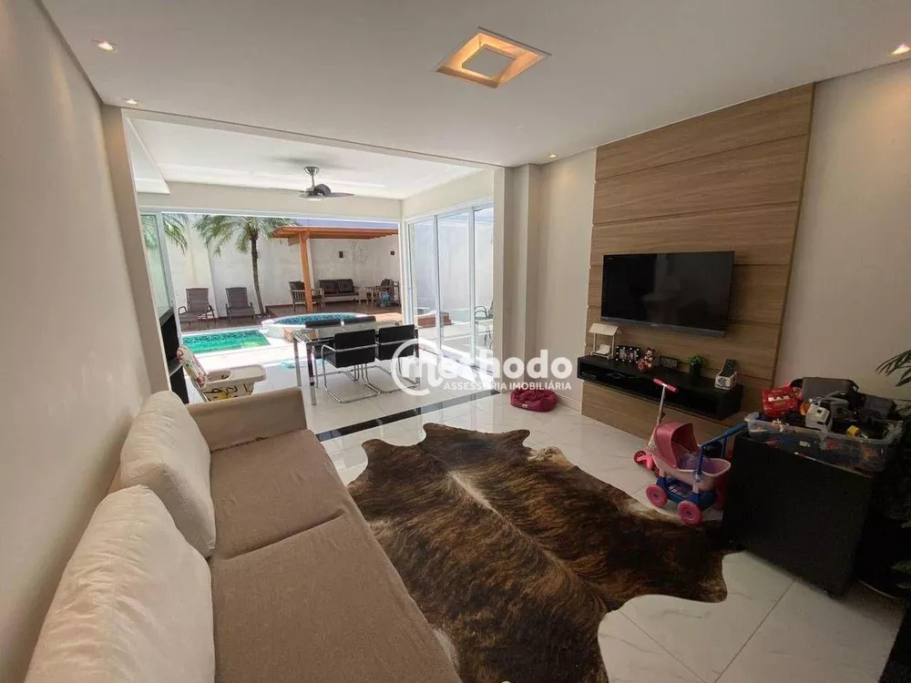 Casa de Condomínio à venda com 4 quartos, 335m² - Foto 2