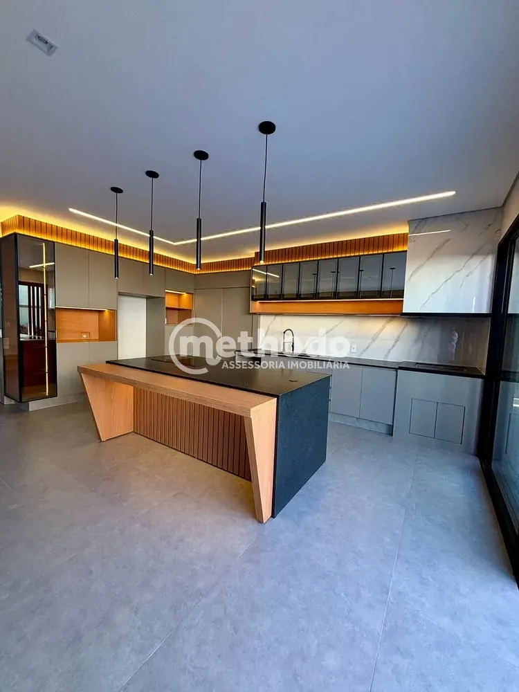 Casa, 4 quartos, 265 m² - Foto 2