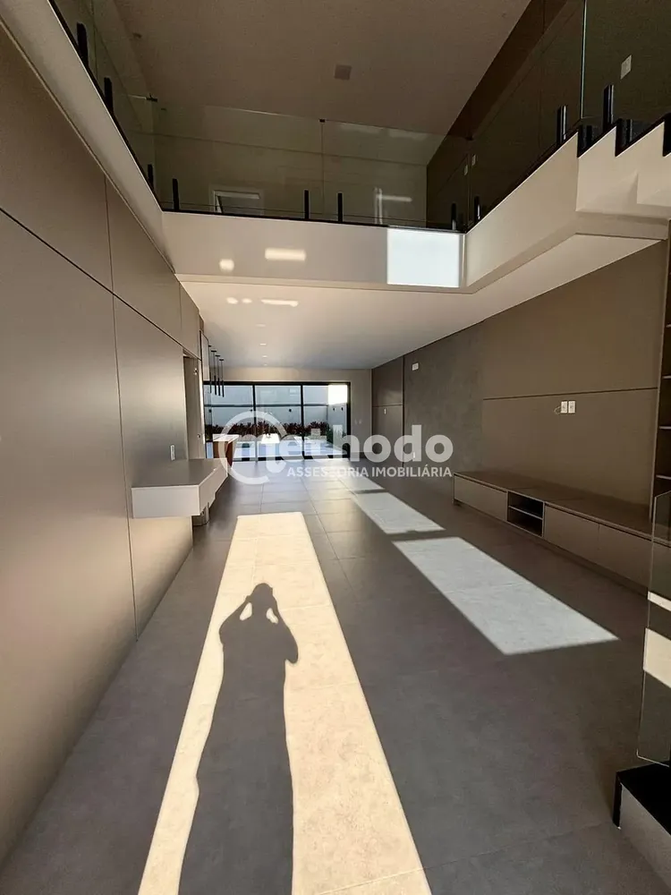 Casa, 4 quartos, 265 m² - Foto 1