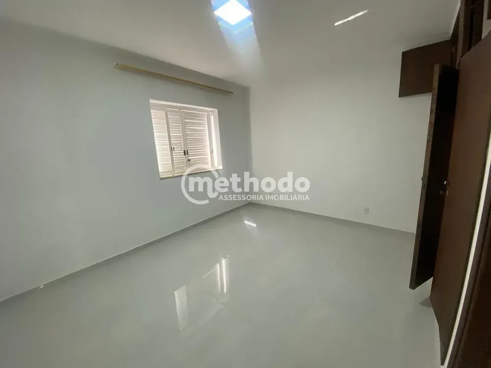 Casa, 4 quartos, 244 m² - Foto 2