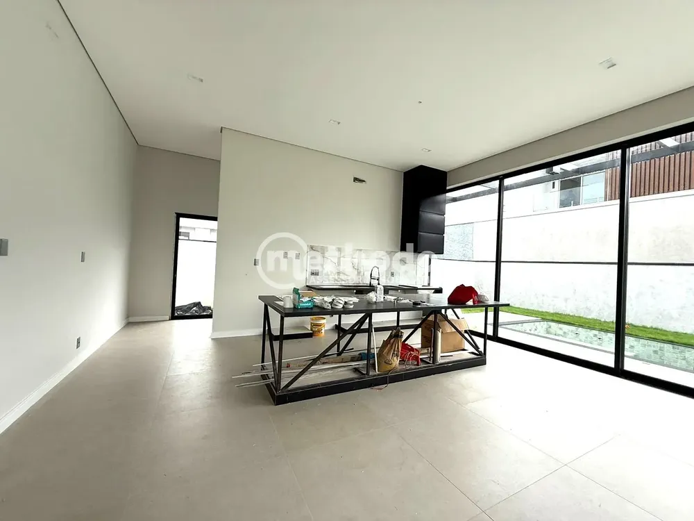 Casa, 4 quartos, 222 m² - Foto 1