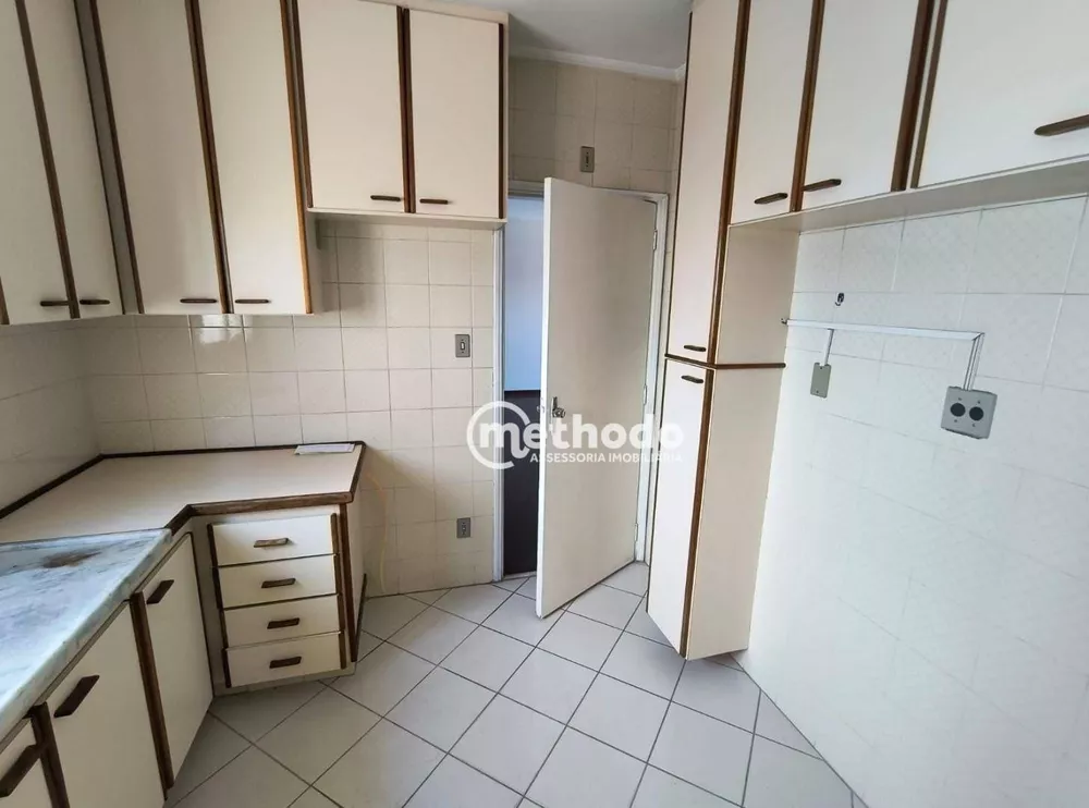 Apartamento à venda com 2 quartos, 70m² - Foto 2