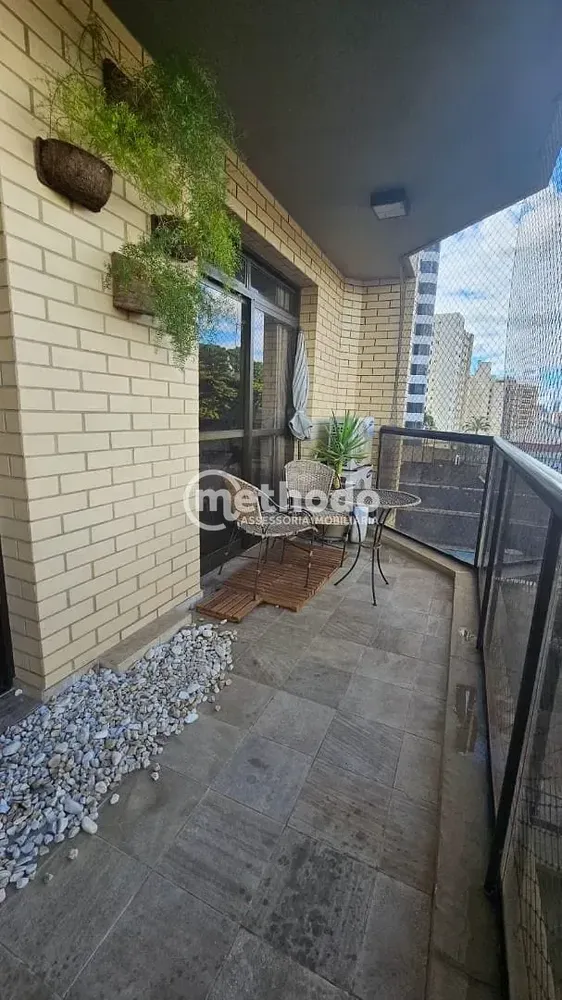 Apartamento, 3 quartos, 210 m² - Foto 2