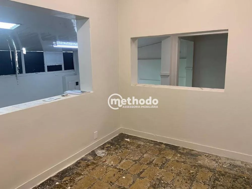 Casa à venda com 3 quartos, 243m² - Foto 2