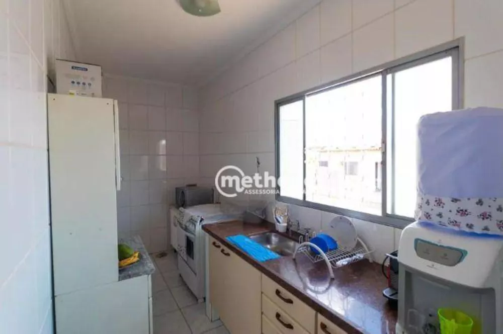 Casa à venda com 2 quartos, 56m² - Foto 4