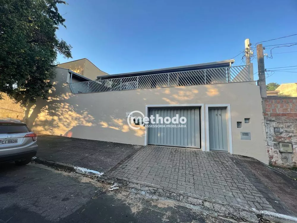 Casa à venda com 3 quartos, 250m² - Foto 1