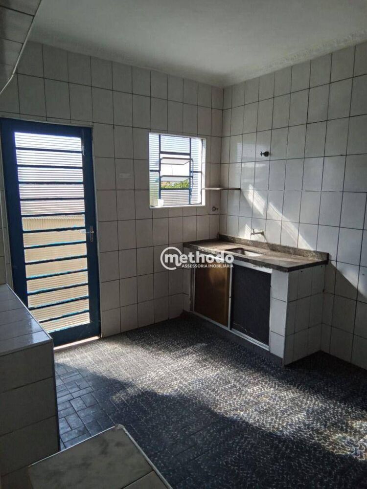 Casa à venda com 2 quartos, 185m² - Foto 4