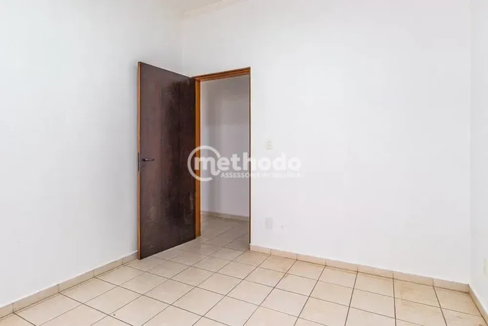 Casa, 6 quartos, 155 m² - Foto 1