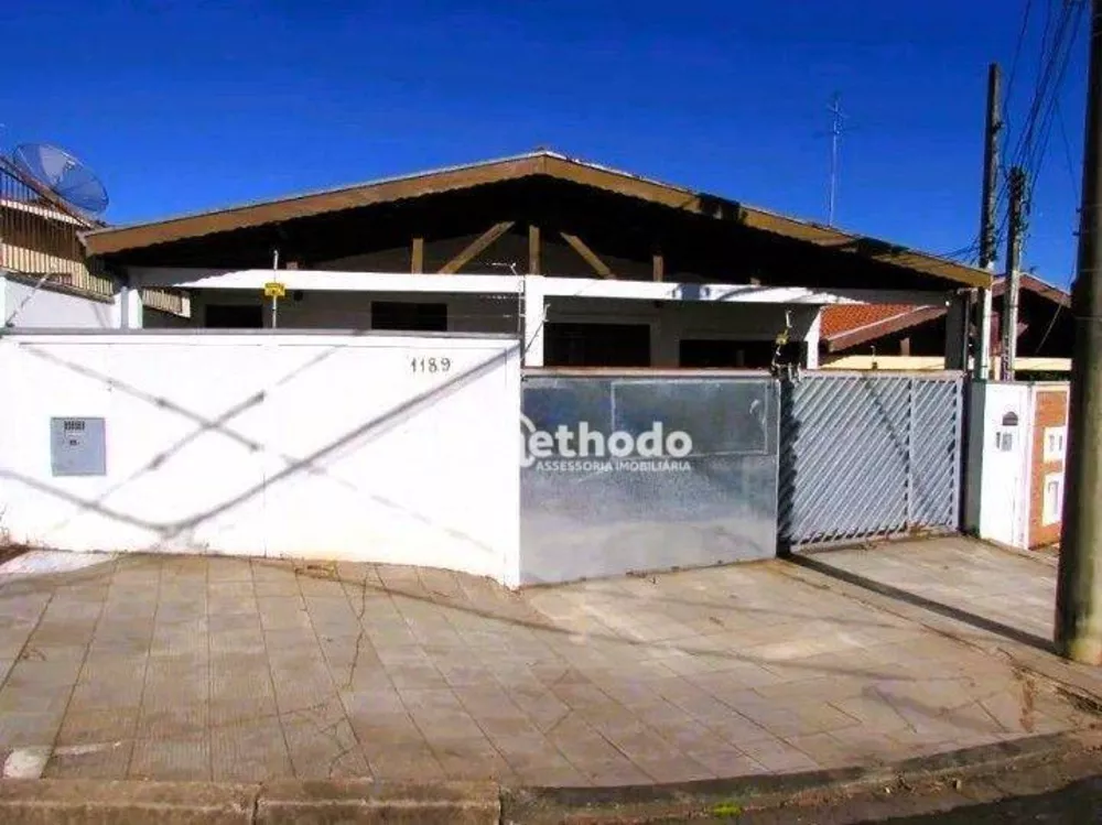 Casa à venda com 4 quartos, 197m² - Foto 1