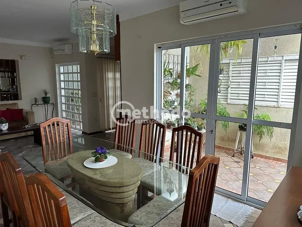 Casa, 3 quartos, 223 m² - Foto 2