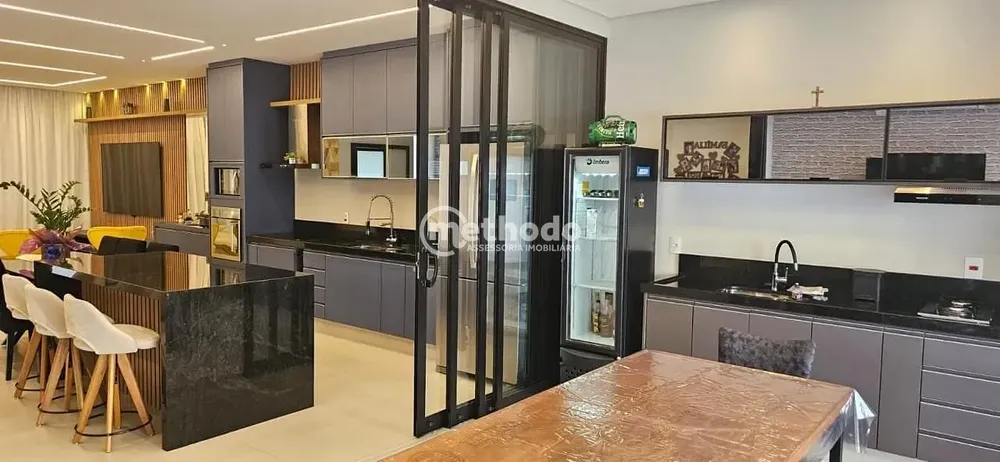 Casa, 3 quartos, 211 m² - Foto 1