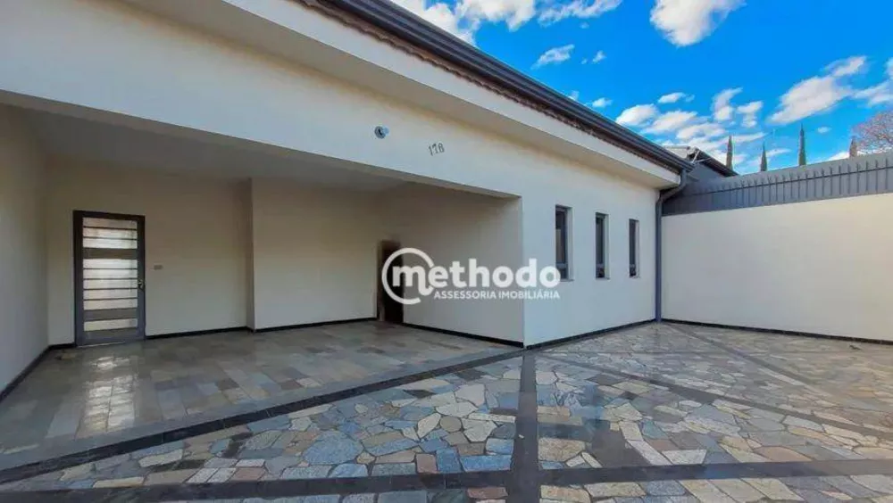 Casa à venda com 3 quartos, 250m² - Foto 1