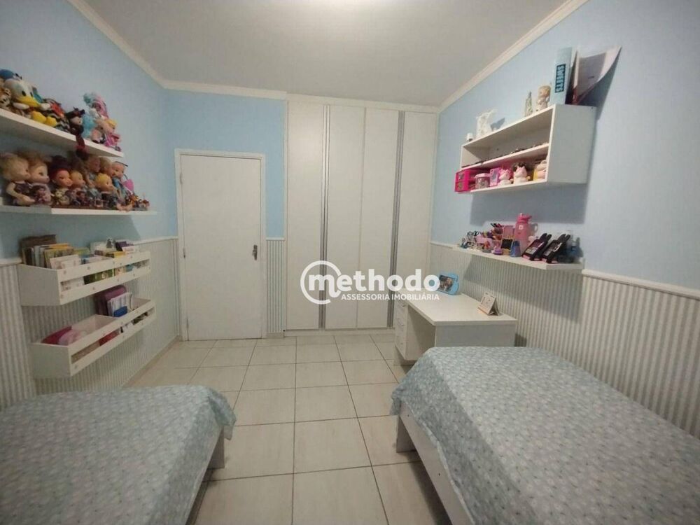 Casa à venda com 2 quartos, 140m² - Foto 2
