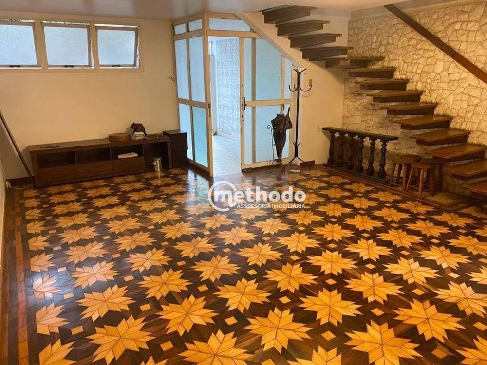 Casa à venda com 3 quartos, 240m² - Foto 2