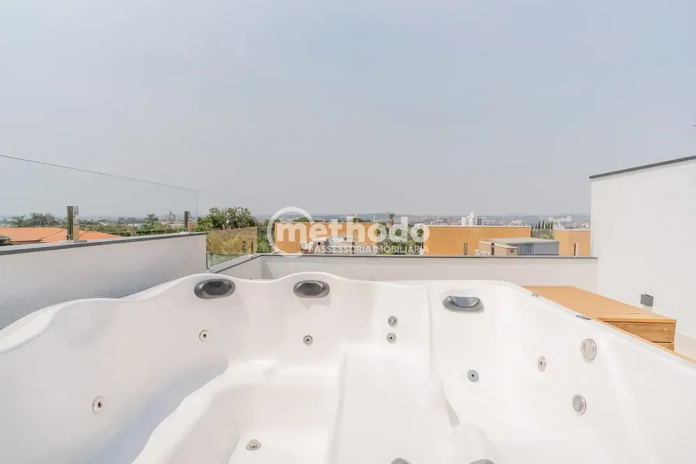 Casa, 3 quartos, 232 m² - Foto 1