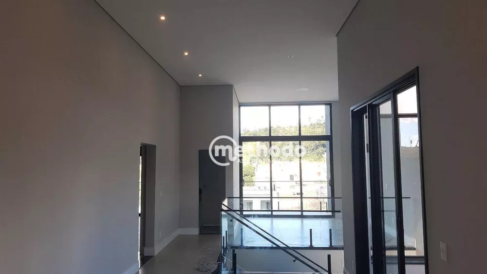 Casa de Condomínio à venda com 3 quartos, 247m² - Foto 2