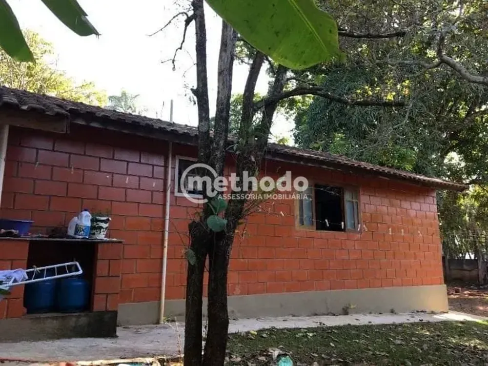 Chácara, 3 quartos, 2075 m² - Foto 1