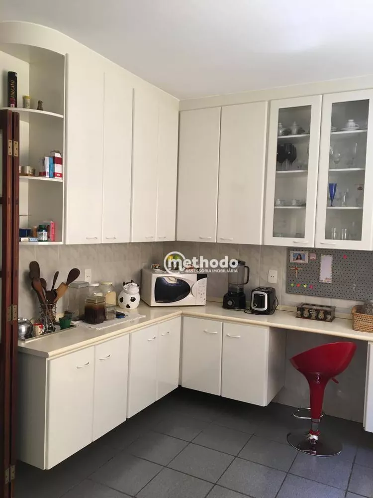 Casa à venda com 3 quartos, 215m² - Foto 4