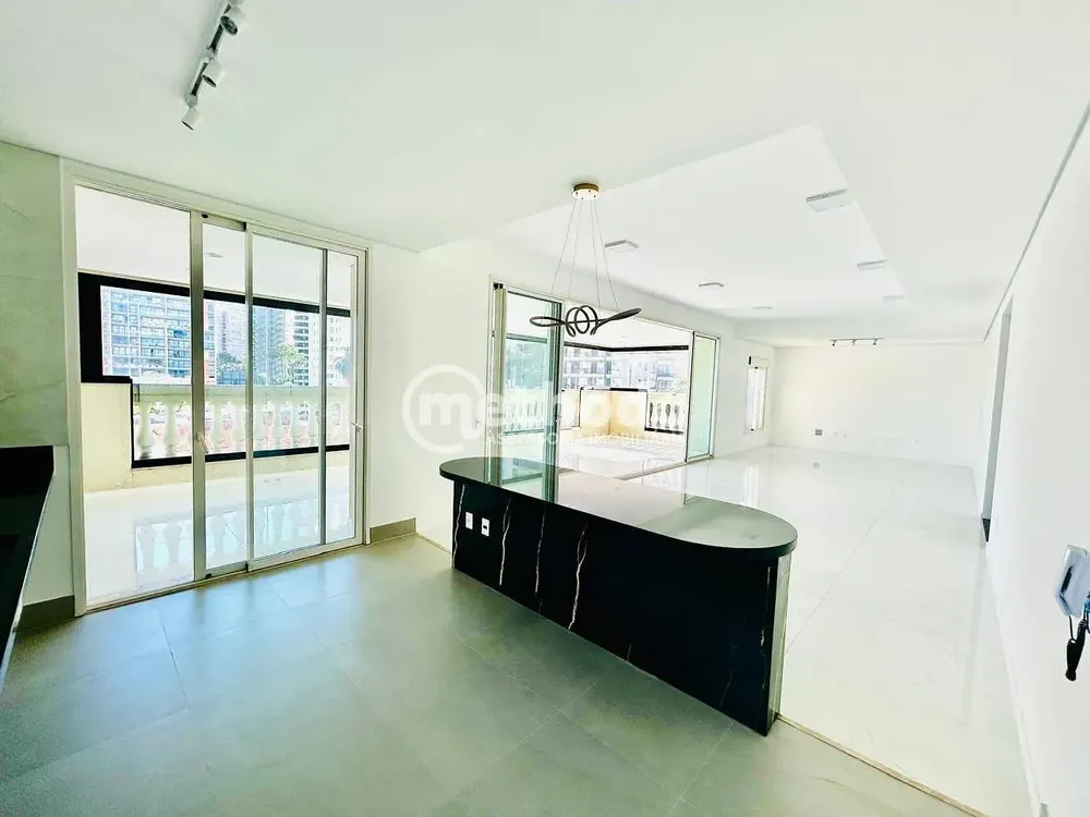 Apartamento, 3 quartos, 256 m² - Foto 2