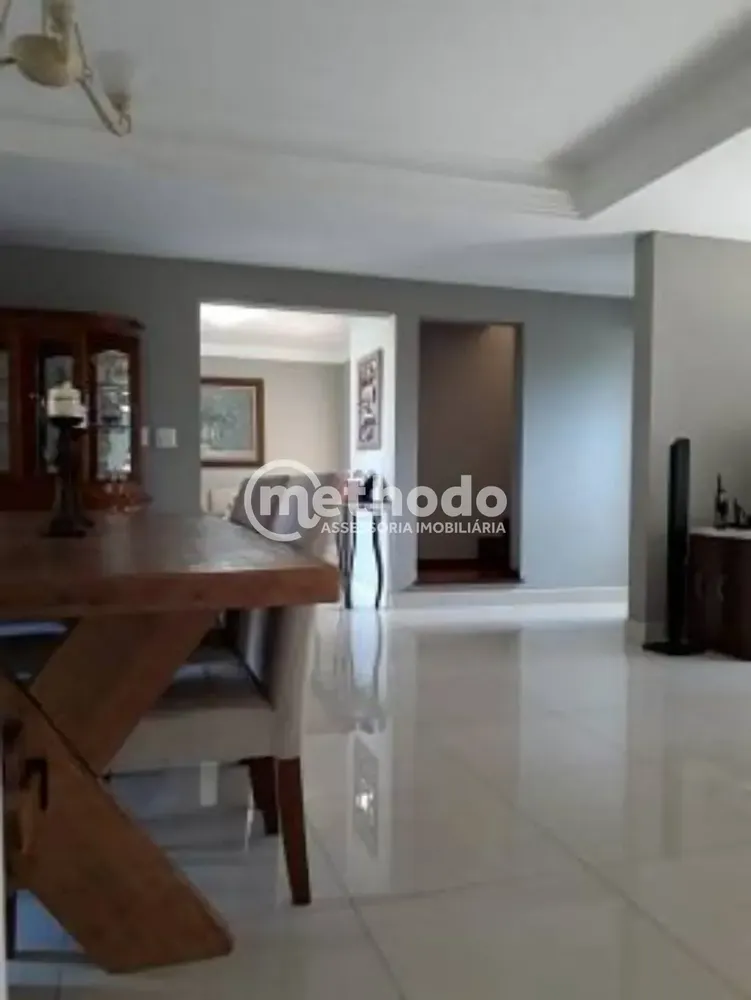 Casa, 4 quartos, 327 m² - Foto 2