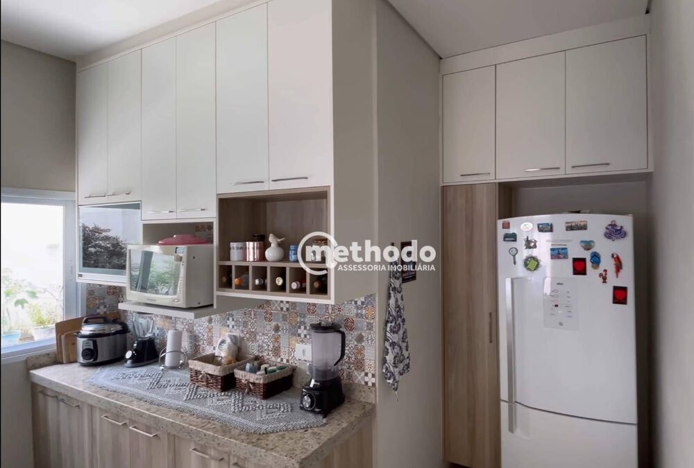 Casa de Condomínio à venda com 3 quartos, 236m² - Foto 4