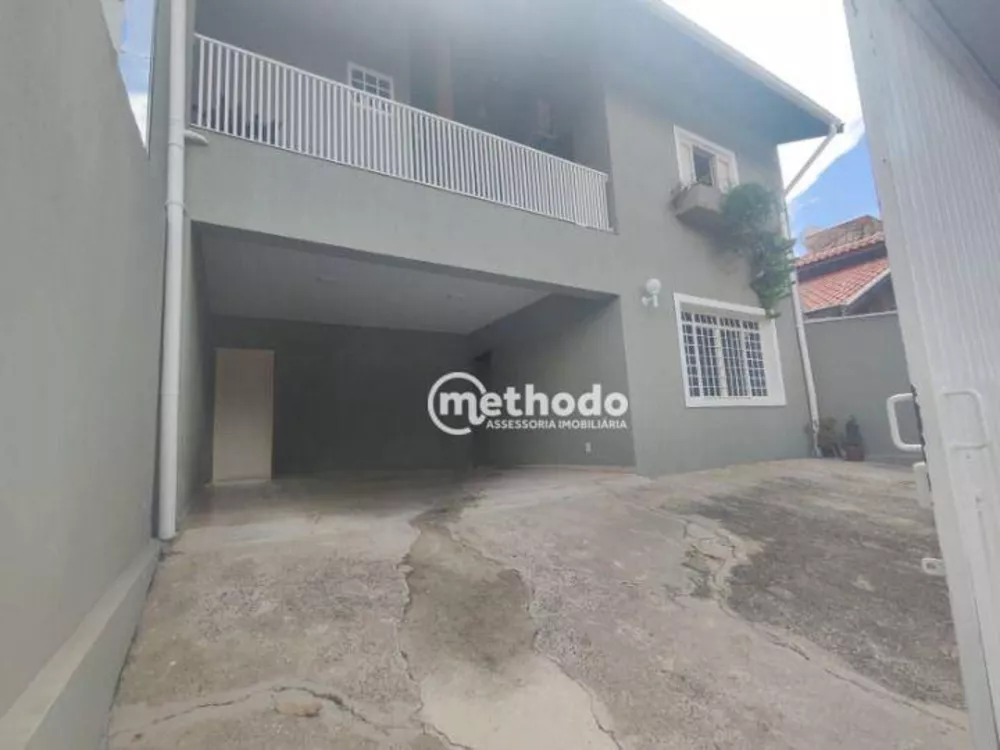 Casa à venda com 3 quartos, 240m² - Foto 2