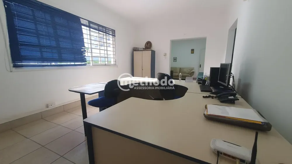 Casa, 8 quartos, 181 m² - Foto 2