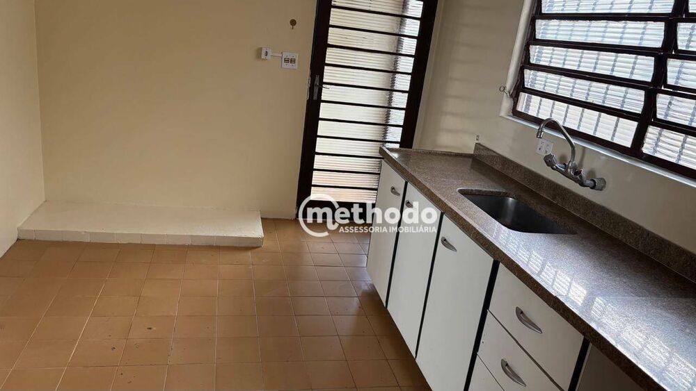 Casa para alugar com 4 quartos, 265m² - Foto 3