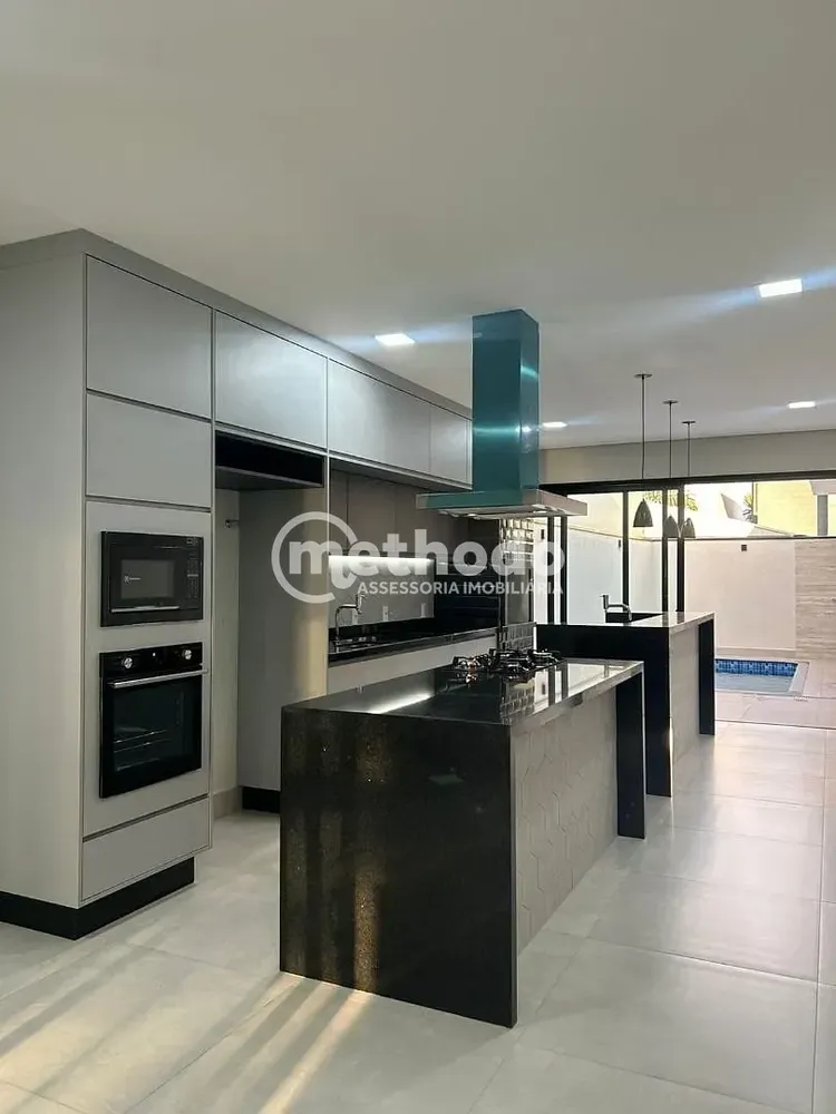 Casa, 3 quartos, 192 m² - Foto 2