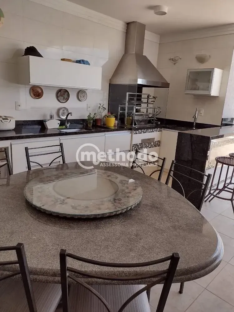 Casa, 4 quartos, 256 m² - Foto 2