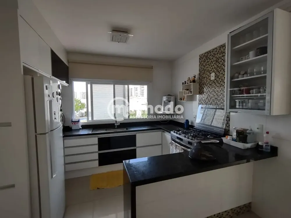 Casa, 4 quartos, 256 m² - Foto 1