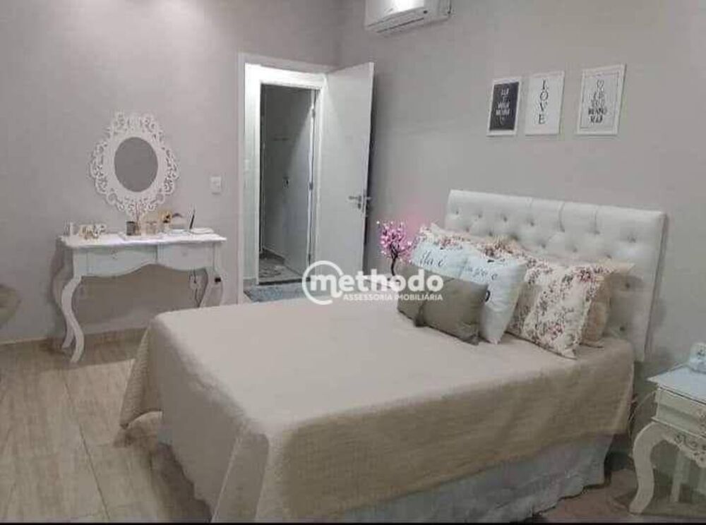 Casa à venda com 3 quartos, 250m² - Foto 2