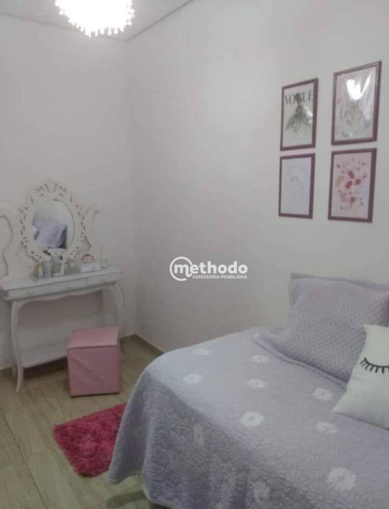 Casa à venda com 3 quartos, 250m² - Foto 1