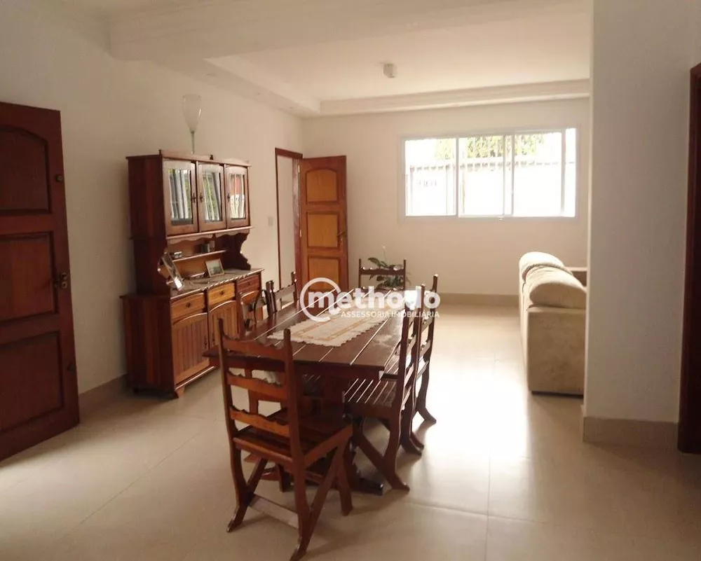 Casa à venda com 3 quartos, 260m² - Foto 1