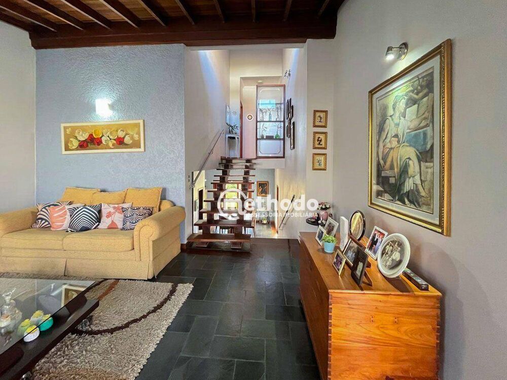 Casa de Condomínio à venda com 3 quartos, 350m² - Foto 1