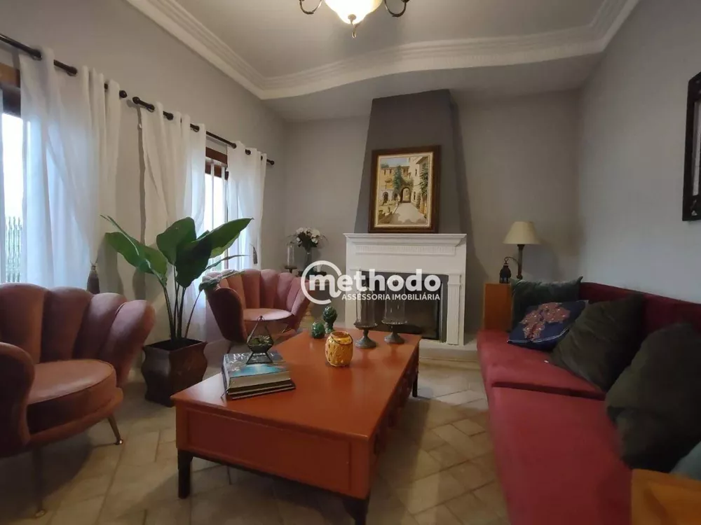 Casa à venda com 5 quartos, 242m² - Foto 4